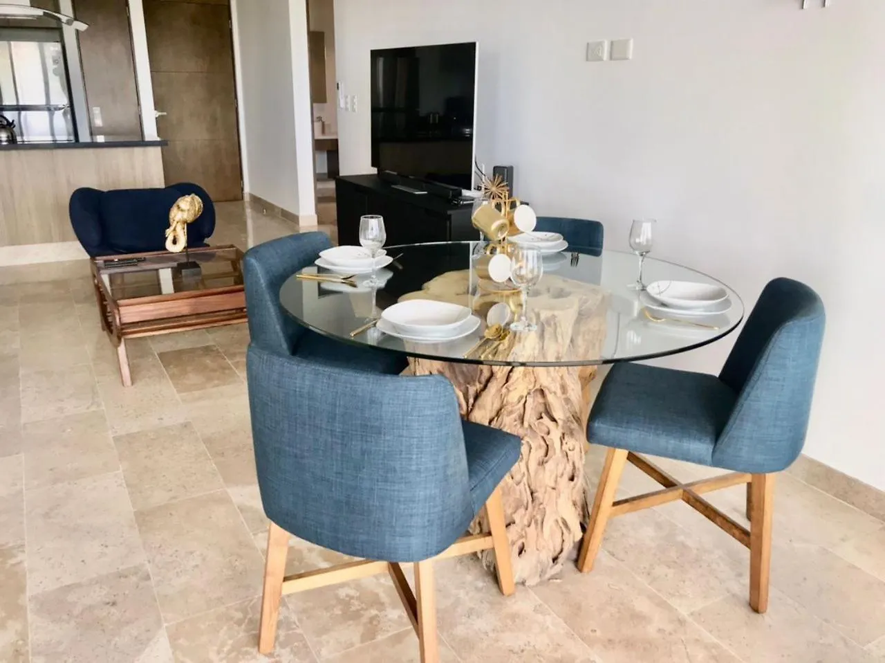 Serenada 514 Modern 2Bdr 5Min Walk To 5Th Av Playa del Carmen 0*,  Mexiko